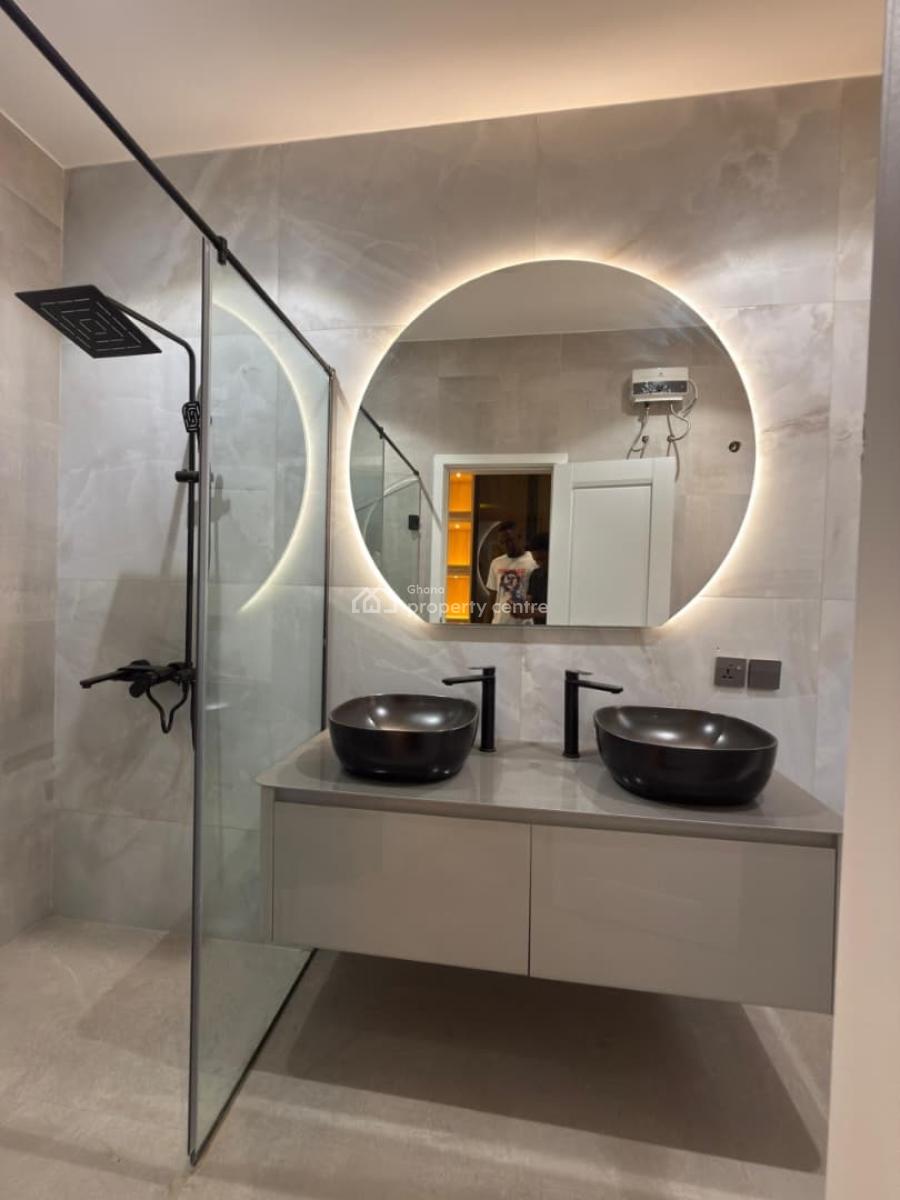 Executive 4 Bedrooms, East Airport, Airport Residential Area, Accra, Townhouse for Sale