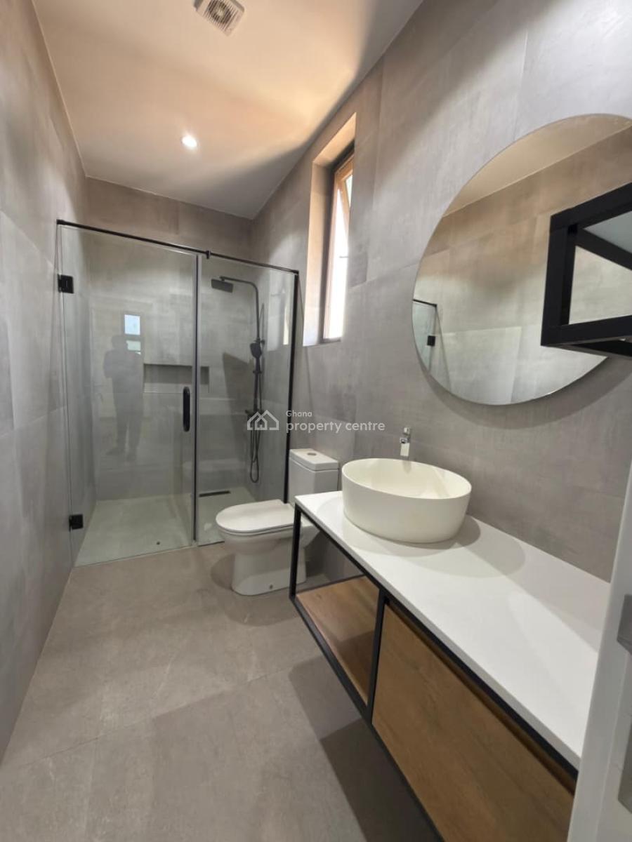 Executive 4 Bedrooms, East Airport, Airport Residential Area, Accra, Townhouse for Sale