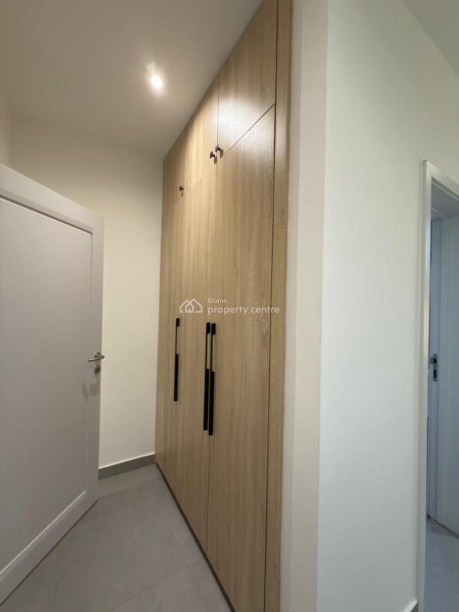 Executive 4 Bedrooms, East Airport, Airport Residential Area, Accra, Townhouse for Sale