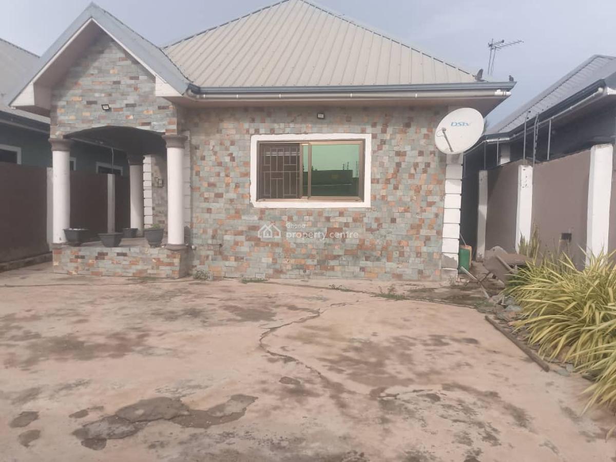 Neat 3 Master Bedrooms House, Fanmilk, Kasoa, Awutu-senya East, Central Region, Detached Bungalow for Sale