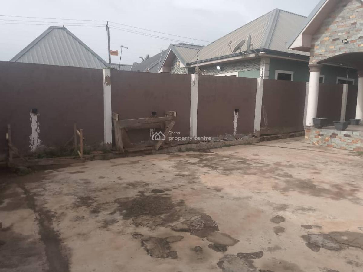 Neat 3 Master Bedrooms House, Fanmilk, Kasoa, Awutu-senya East, Central Region, Detached Bungalow for Sale