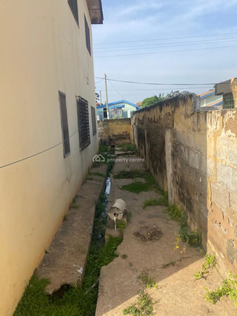 Old 5 Bedrooms Storey House, Official Town, Odorkor, Accra, Detached Duplex for Sale