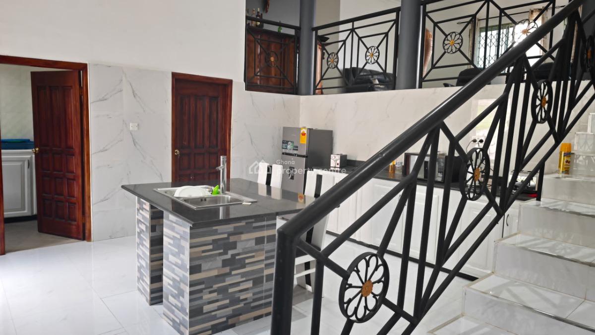 Executive 5 Master Bedrooms Storey House on 3 Plots, Aburi, Akuapim South Municipal, Eastern Region, Detached Duplex for Sale