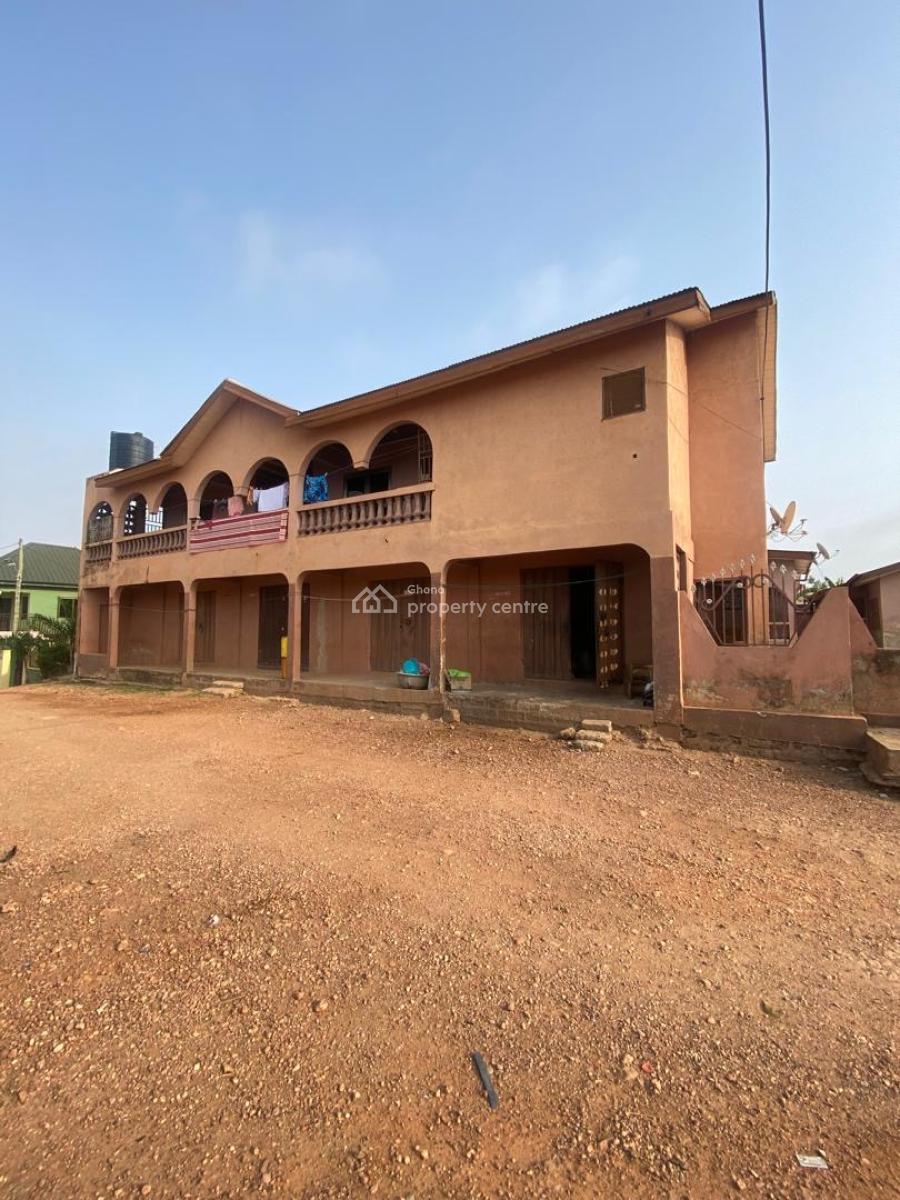 6 Bedroom House with Four Shops and a Two Bedroom Boy Quarters, Kumasi Metropolitan, Ashanti, House for Sale