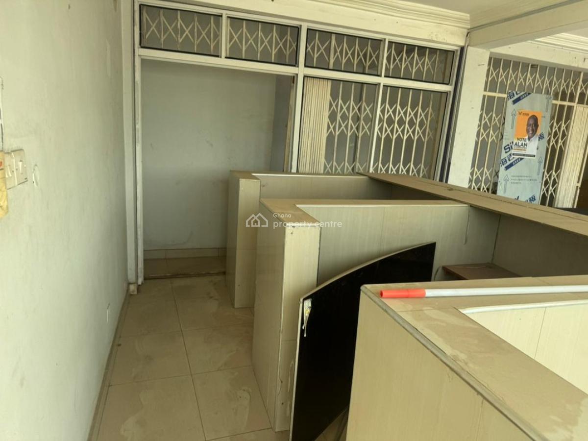 100 Sqm Office Space, Market Road, Dome, Ga East Municipal, Accra, Office Space for Rent