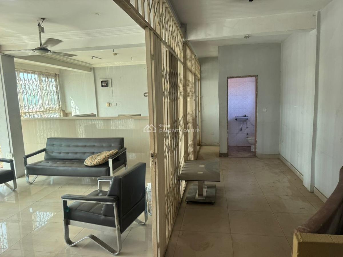 100 Sqm Office Space, Market Road, Dome, Ga East Municipal, Accra, Office Space for Rent