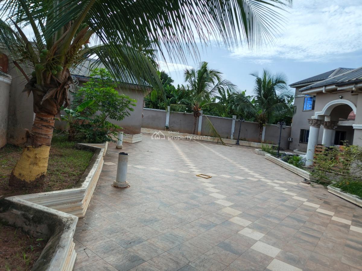 5 Bedroom, Fumesua, on Tech Ejisu Road., Kumasi Metropolitan, Ashanti, House for Sale