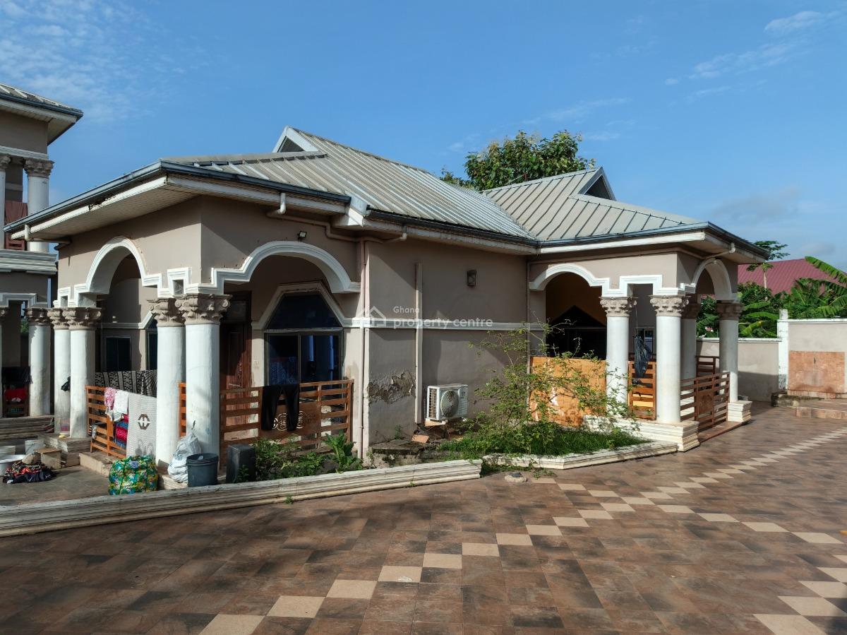 5 Bedroom, Fumesua, on Tech Ejisu Road., Kumasi Metropolitan, Ashanti, House for Sale