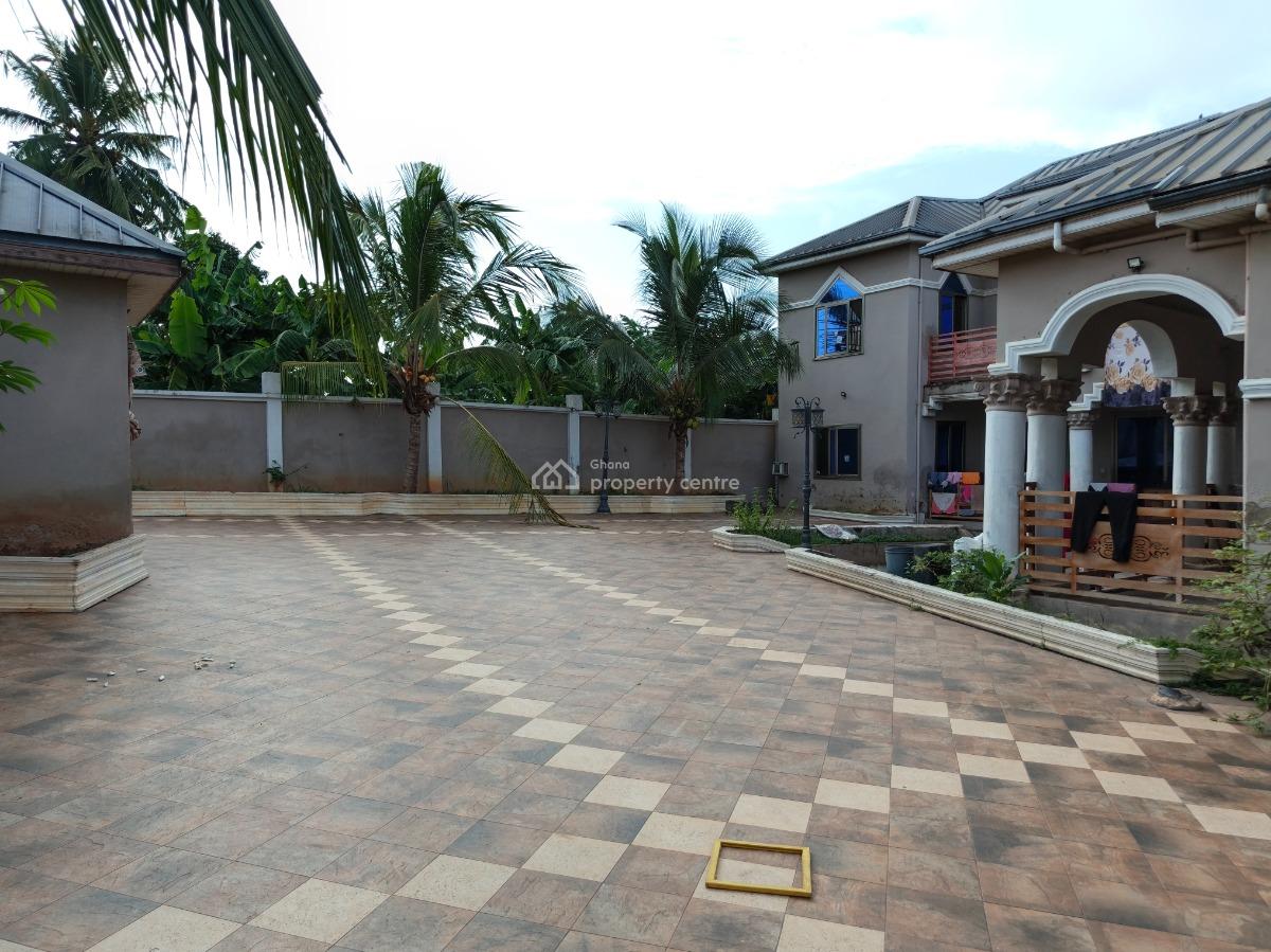 5 Bedroom, Fumesua, on Tech Ejisu Road., Kumasi Metropolitan, Ashanti, House for Sale