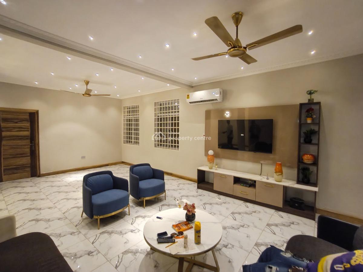 4 Bedrooms, Kwamo, on Kumsi / Ejisu Road, Kumasi Metropolitan, Ashanti, House for Sale