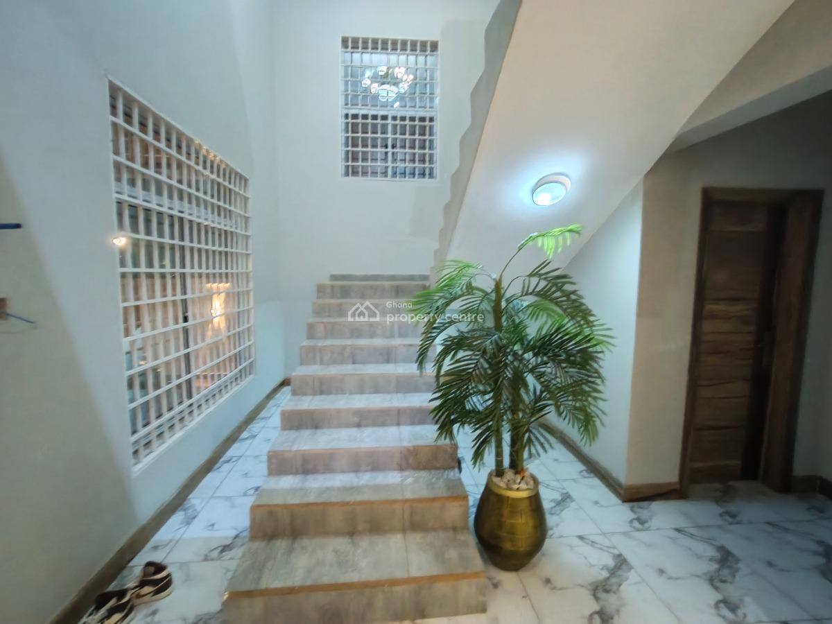 4 Bedrooms, Kwamo, on Kumsi / Ejisu Road, Kumasi Metropolitan, Ashanti, House for Sale