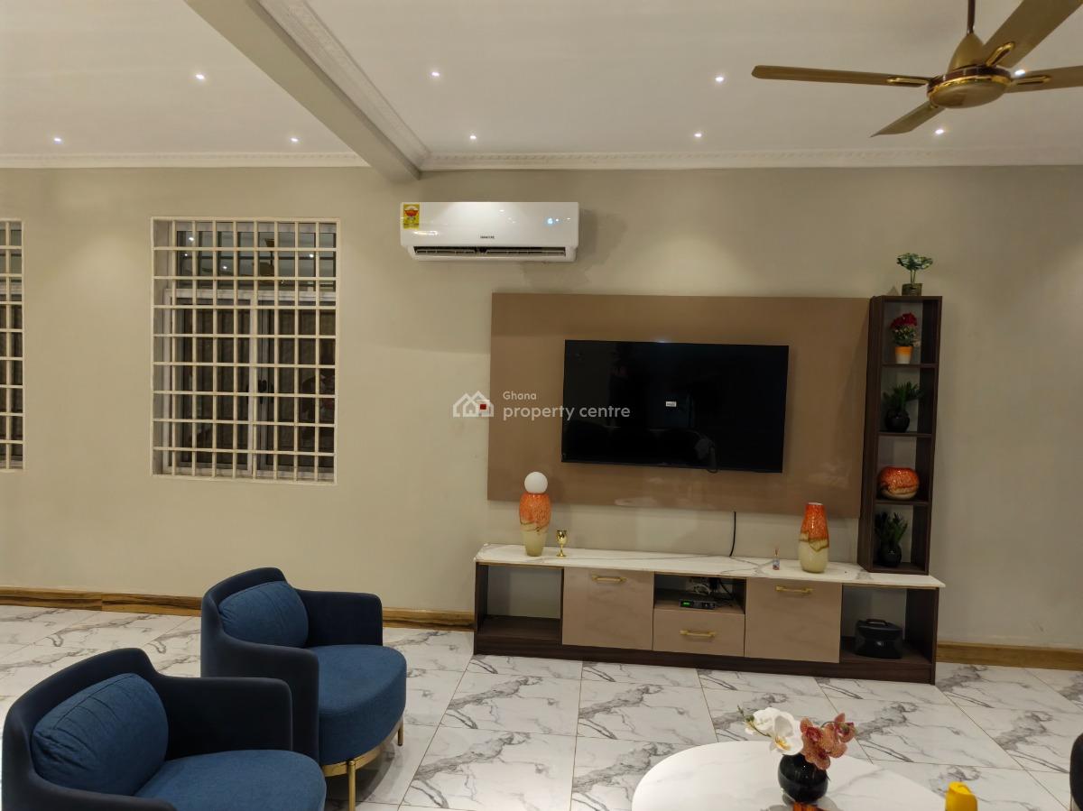 4 Bedrooms, Kwamo, on Kumsi / Ejisu Road, Kumasi Metropolitan, Ashanti, House for Sale