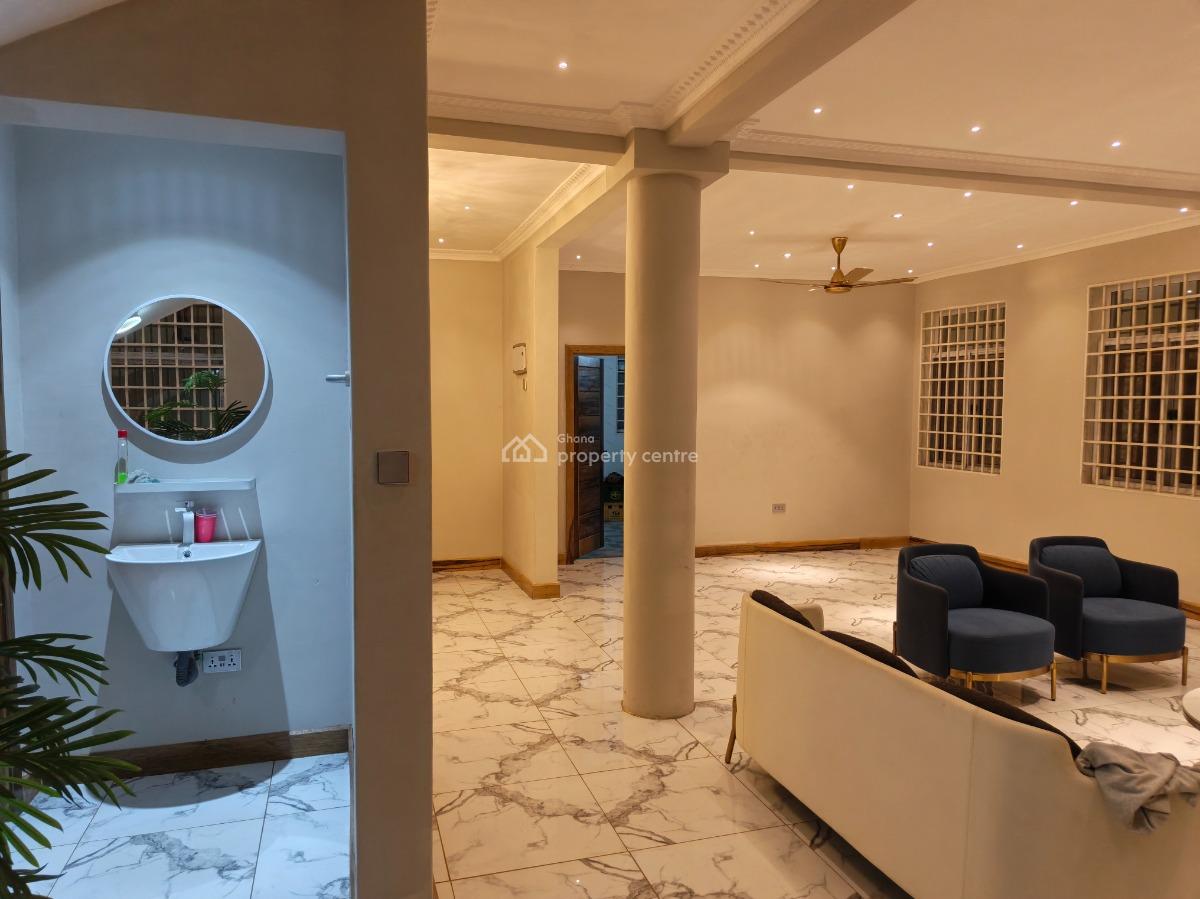 4 Bedrooms, Kwamo, on Kumsi / Ejisu Road, Kumasi Metropolitan, Ashanti, House for Sale