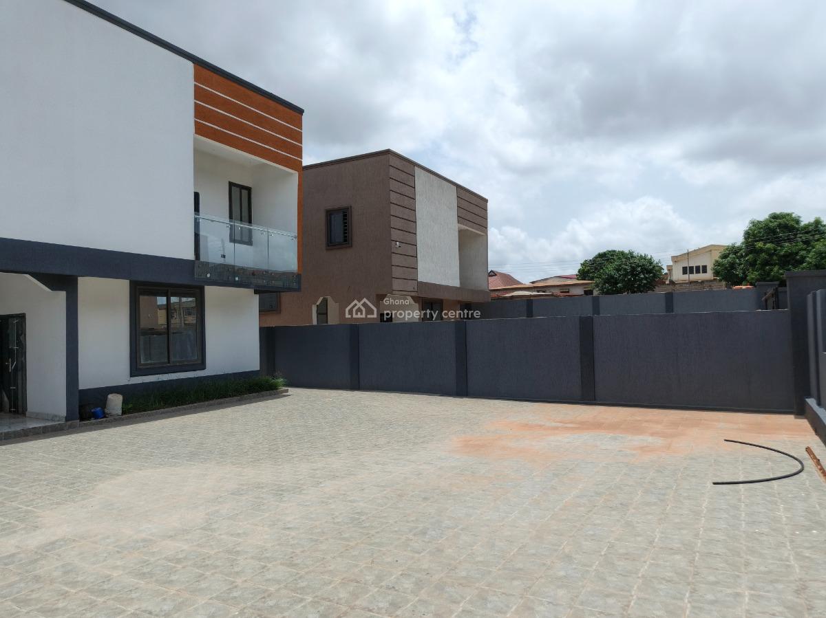 3 Bedrooms., Buokrom, Near Kumasi Airport, Kumasi Metropolitan, Ashanti, House for Sale