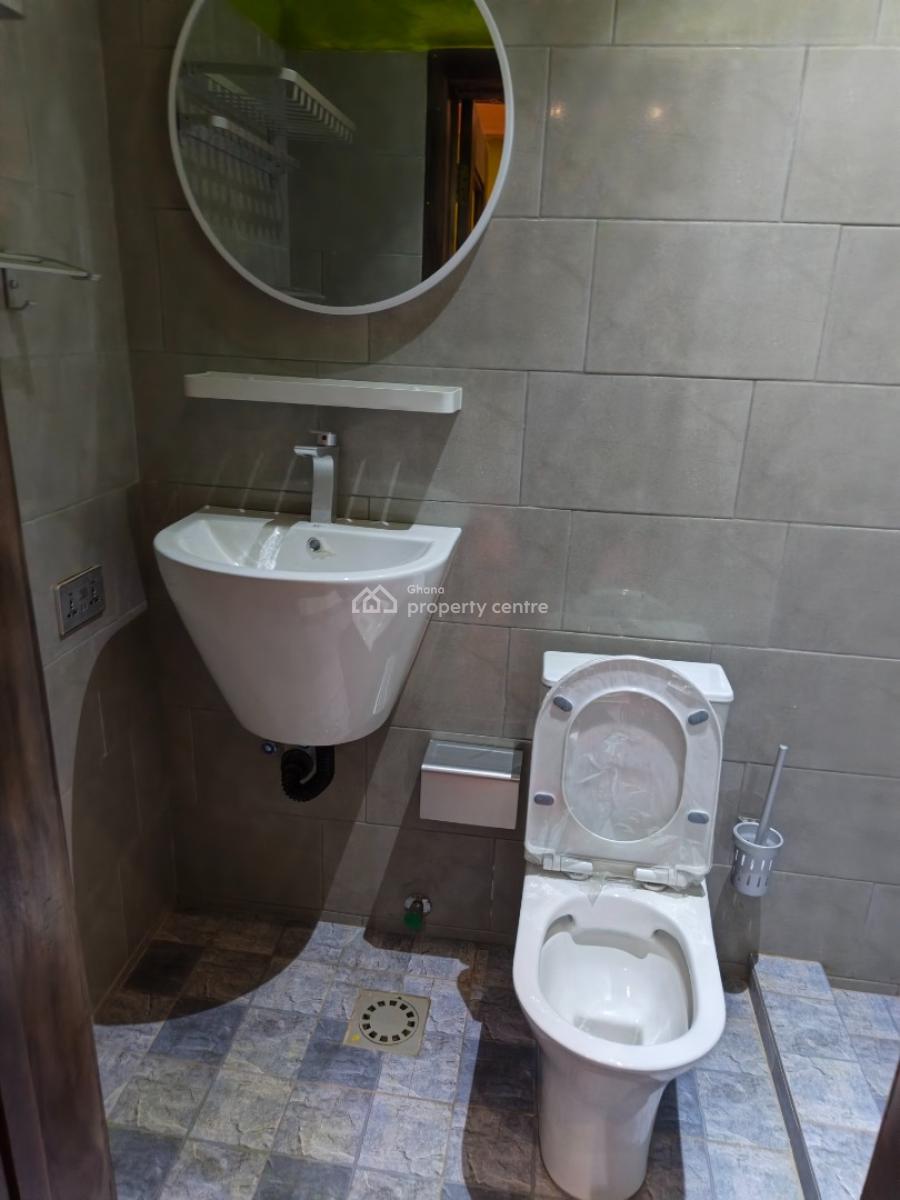 Luxury 4 Bedrooms, on Tech / Ejisu Road., Ejisu-juaben Municipal, Ashanti, House for Sale