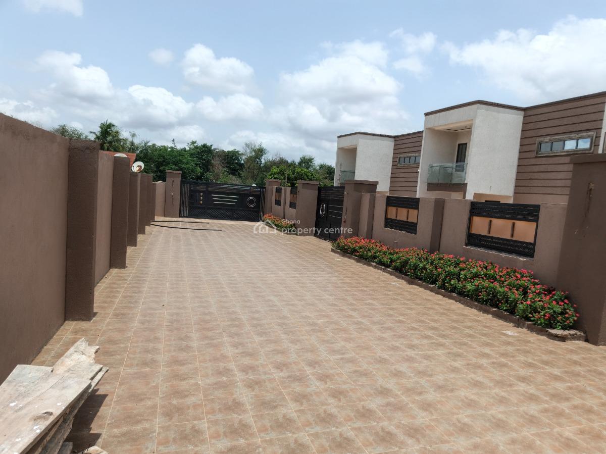 4 Bedrooms, Buokrom, Kumasi Metropolitan, Ashanti, House for Sale