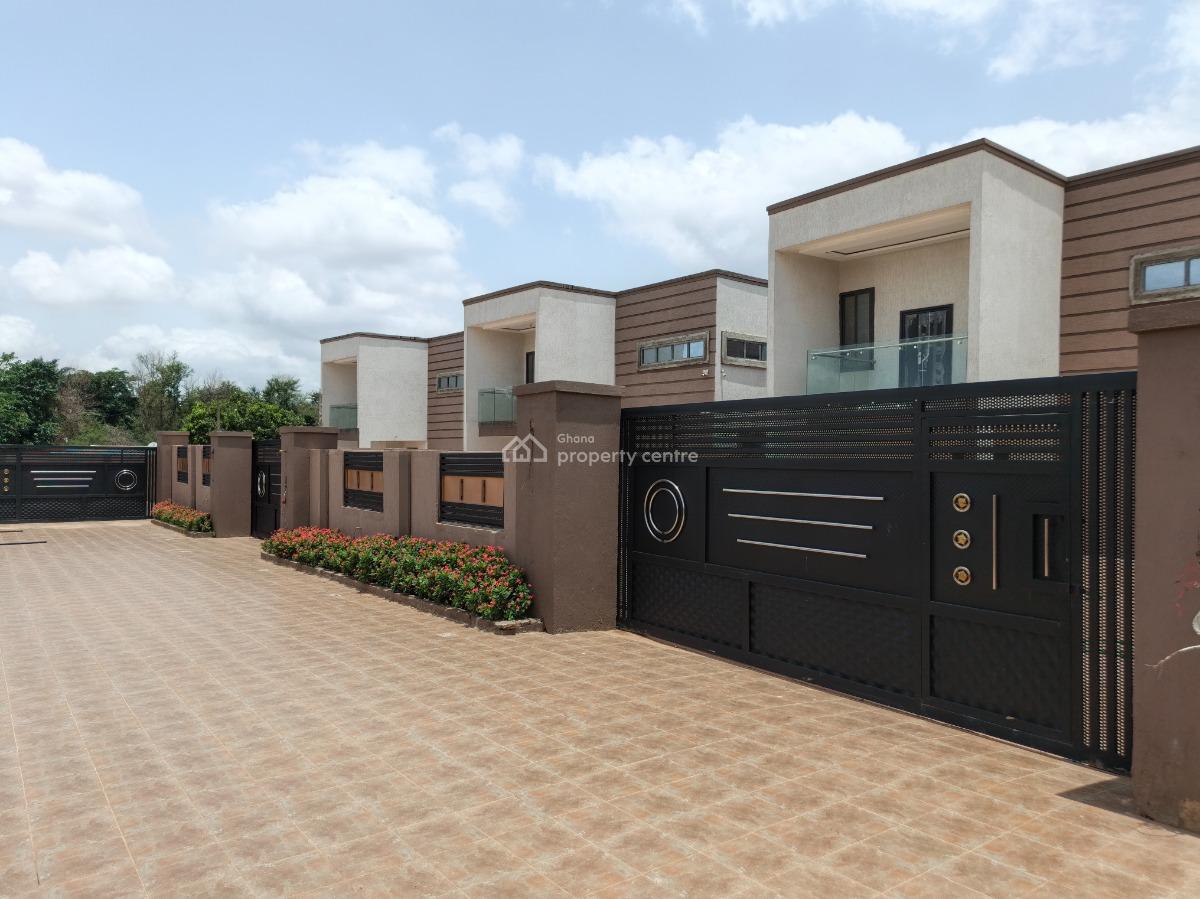 4 Bedrooms. ( Gated Homes / Houses), Buokrom,gated Homes/ Houses, Kumasi Metropolitan, Ashanti, House for Sale