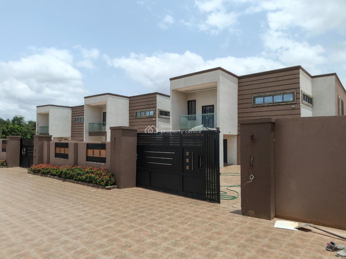4 Bedrooms. ( Gated Homes / Houses), Buokrom,gated Homes/ Houses, Kumasi Metropolitan, Ashanti, House for Sale