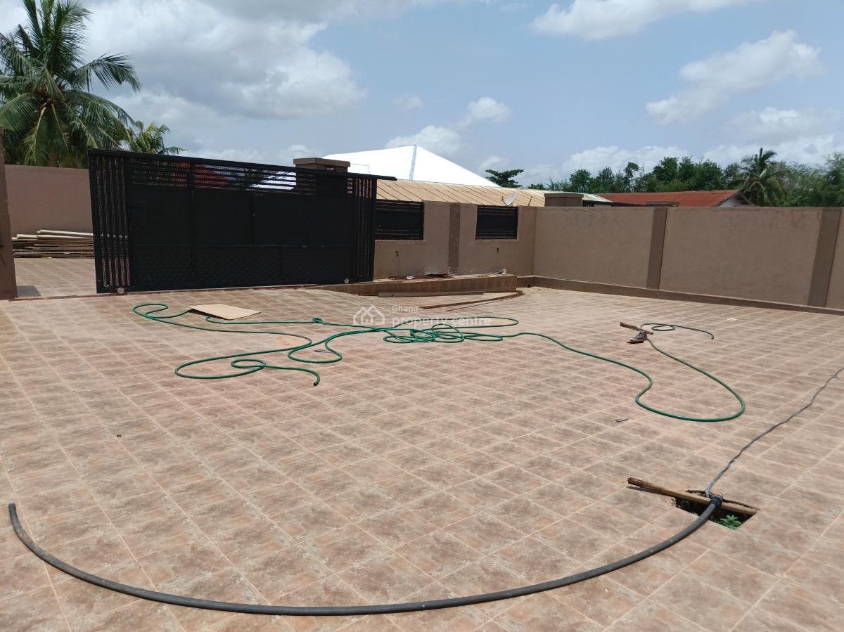 4 Bedrooms. ( Gated Homes / Houses), Buokrom,gated Homes/ Houses, Kumasi Metropolitan, Ashanti, House for Sale