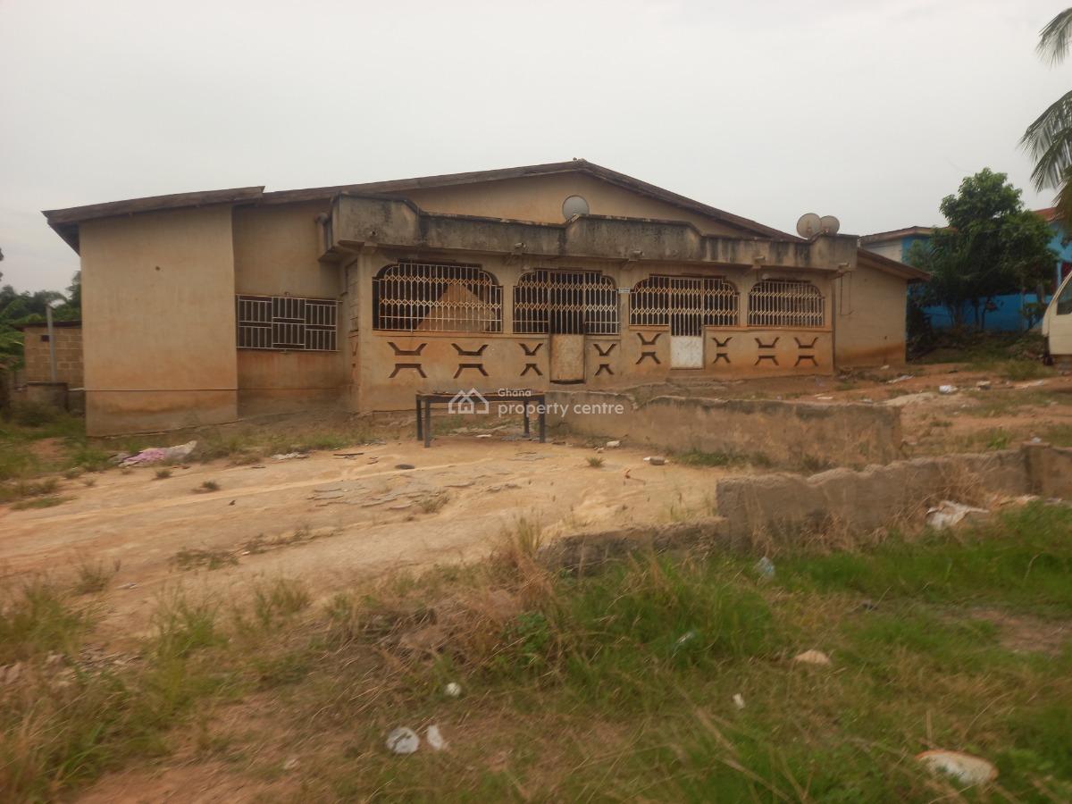 10 Bedrooms ( Main Road Side), Tanoso Pokukrom, Kumasi Metropolitan, Ashanti, House for Sale