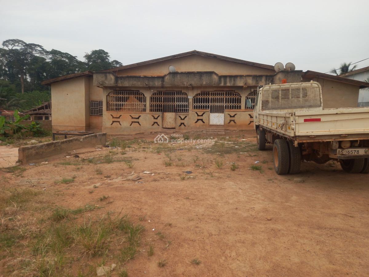 10 Bedrooms ( Main Road Side), Tanoso Pokukrom, Kumasi Metropolitan, Ashanti, House for Sale