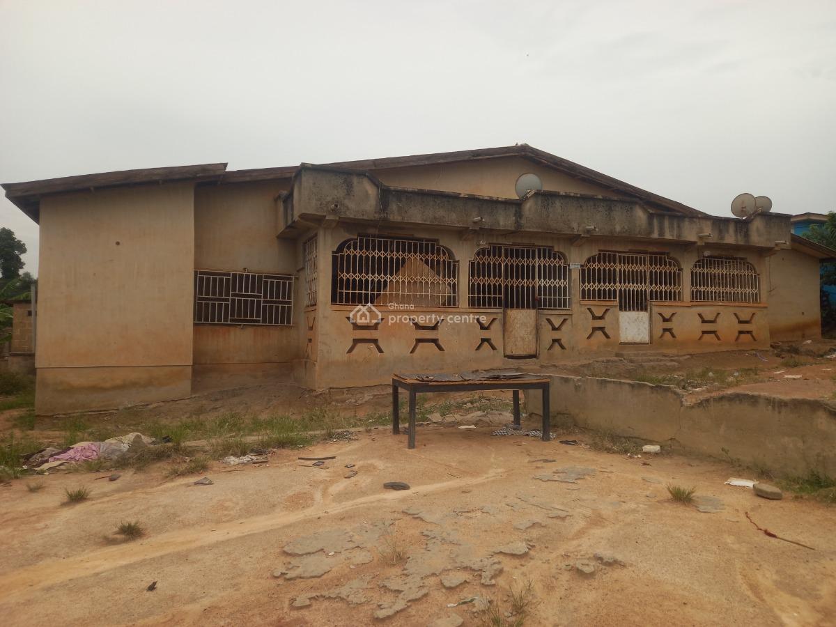 10 Bedrooms ( Main Road Side), Tanoso Pokukrom, Kumasi Metropolitan, Ashanti, House for Sale