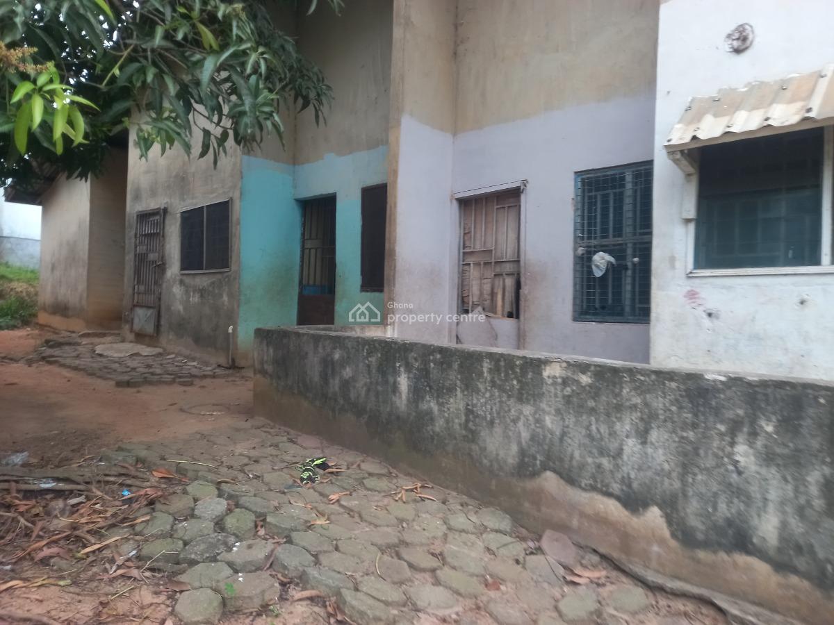 10 Bedrooms ( Main Road Side), Tanoso Pokukrom, Kumasi Metropolitan, Ashanti, House for Sale