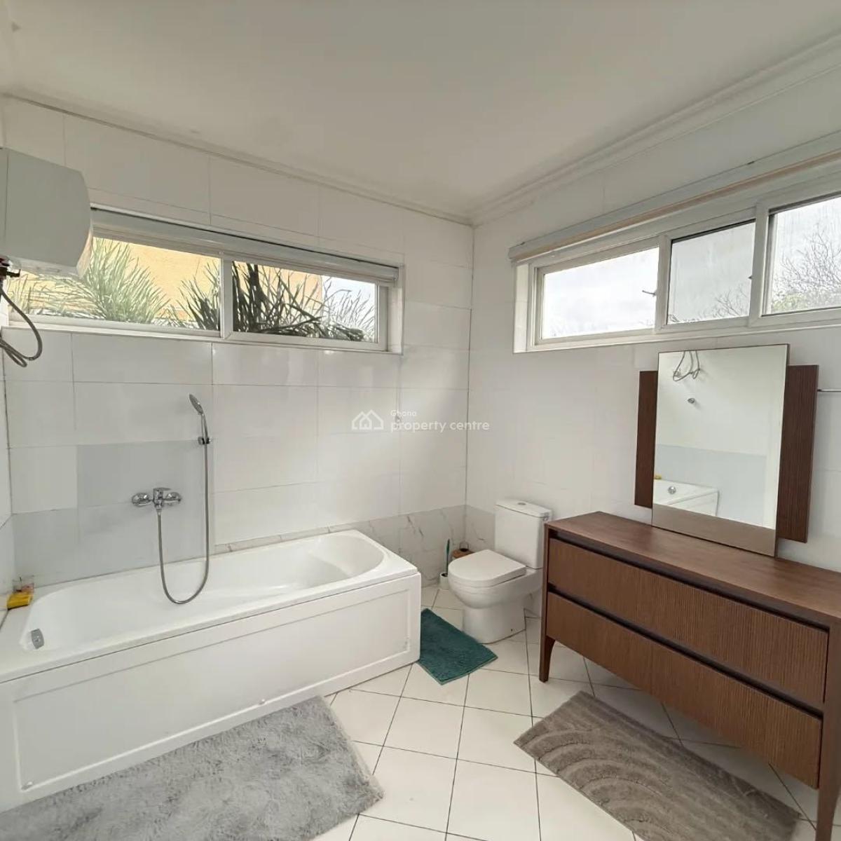 Executive 5-bedroom, North Ridge, Accra, House for Rent