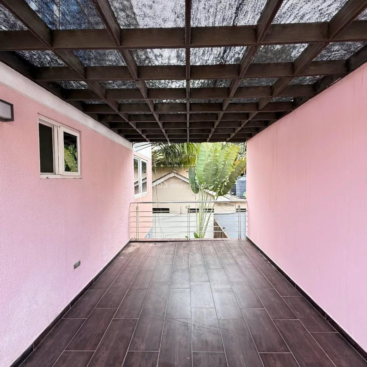 Executive 5-bedroom, North Ridge, Accra, House for Rent