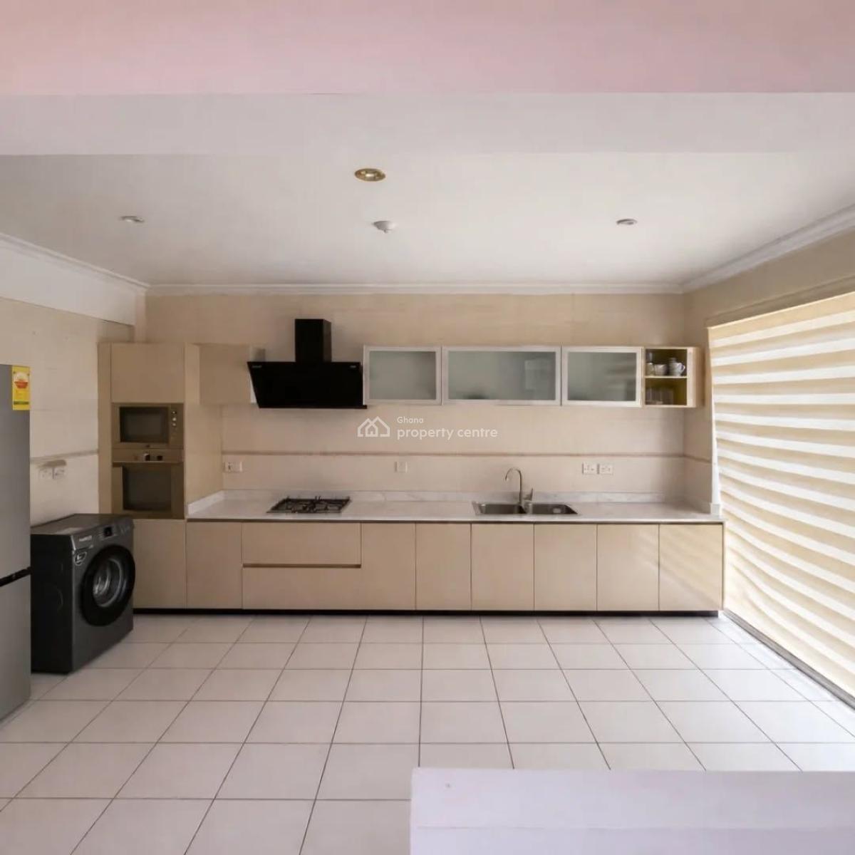 Executive 5-bedroom, North Ridge, Accra, House for Rent