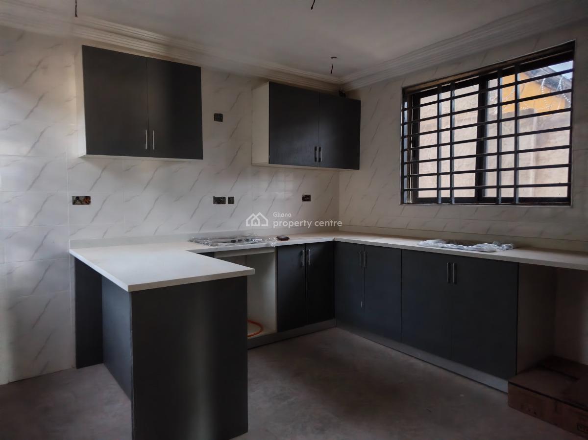 4 Bedrooms, Buokrom Estate F Line., Kumasi Metropolitan, Ashanti, House for Sale