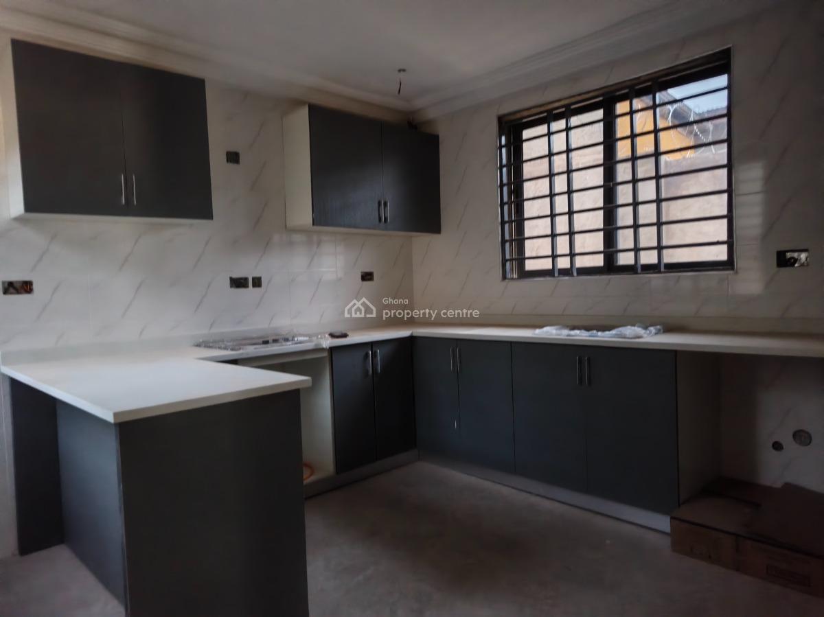 4 Bedrooms, Buokrom Estate F Line., Kumasi Metropolitan, Ashanti, House for Sale