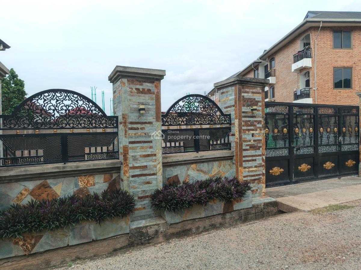 8 Bedrooms ( Uncompleted), Asokore Mampong, Kumasi Metropolitan, Ashanti, House for Sale