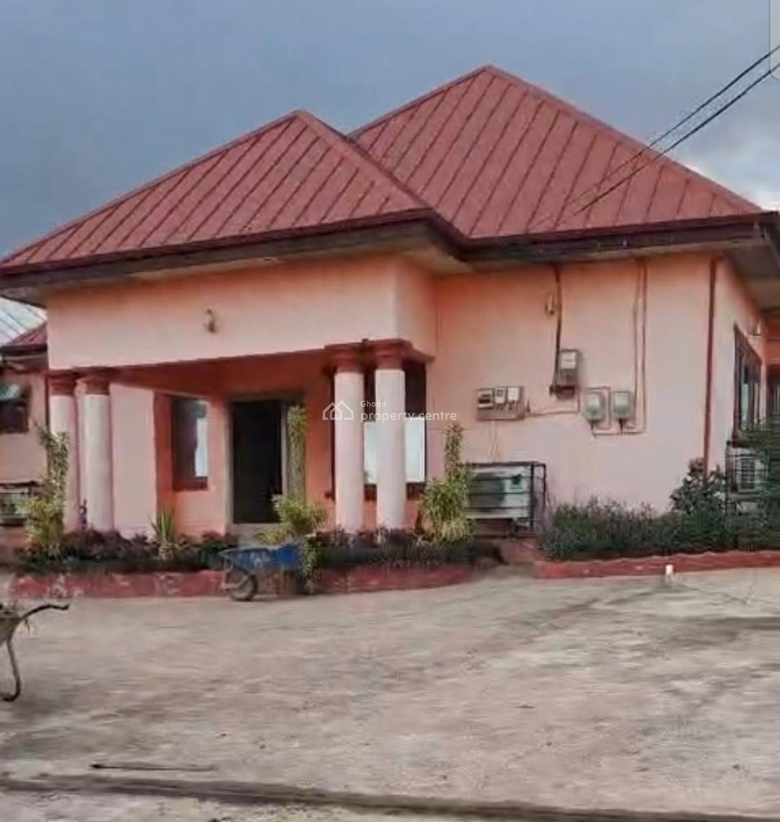 6 Bedrooms, Sokoban Asaago, Near Ahodwo Daban., Kumasi Metropolitan, Ashanti, House for Sale