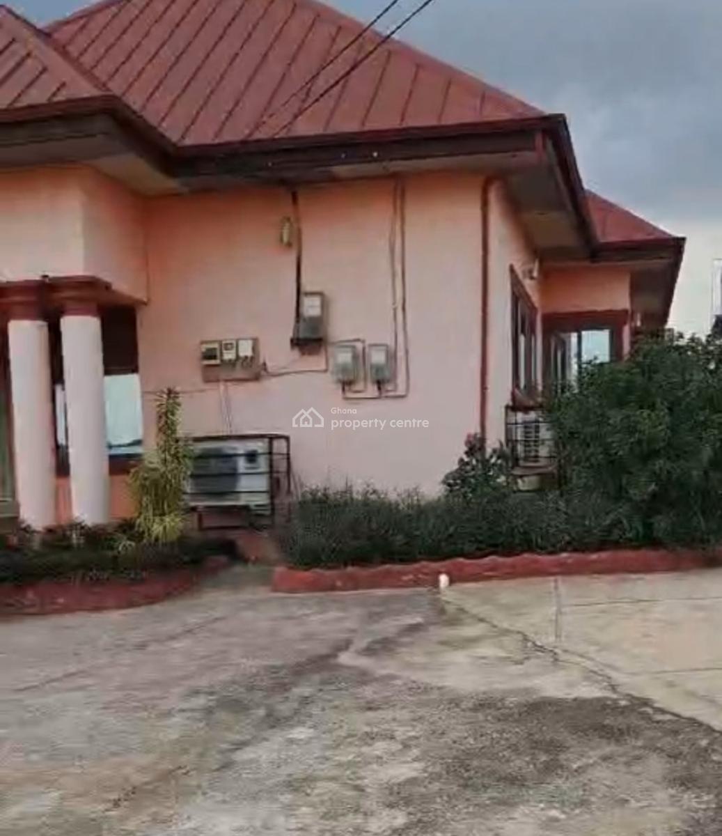6 Bedrooms, Sokoban Asaago, Near Ahodwo Daban., Kumasi Metropolitan, Ashanti, House for Sale