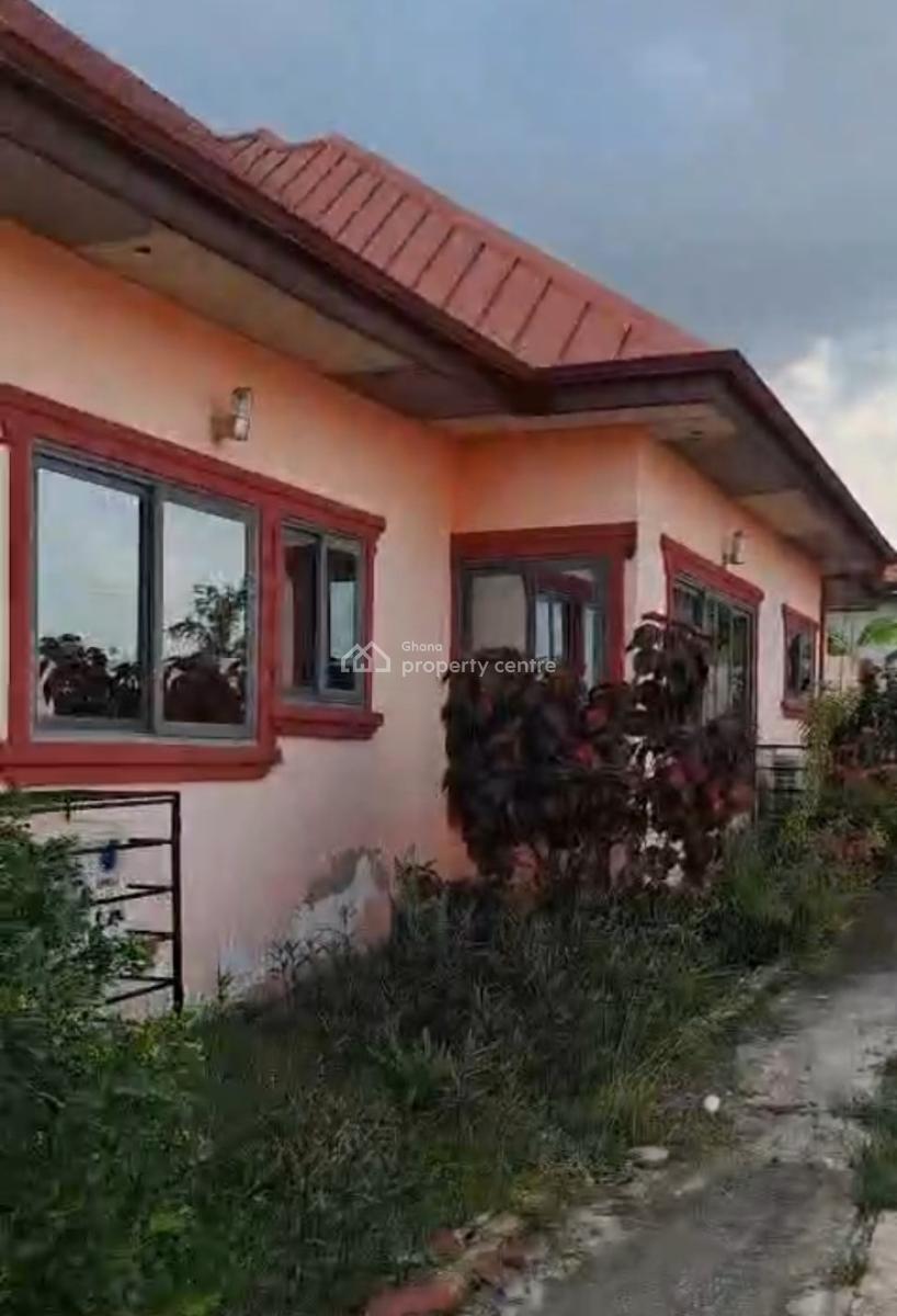 6 Bedrooms, Sokoban Asaago, Near Ahodwo Daban., Kumasi Metropolitan, Ashanti, House for Sale