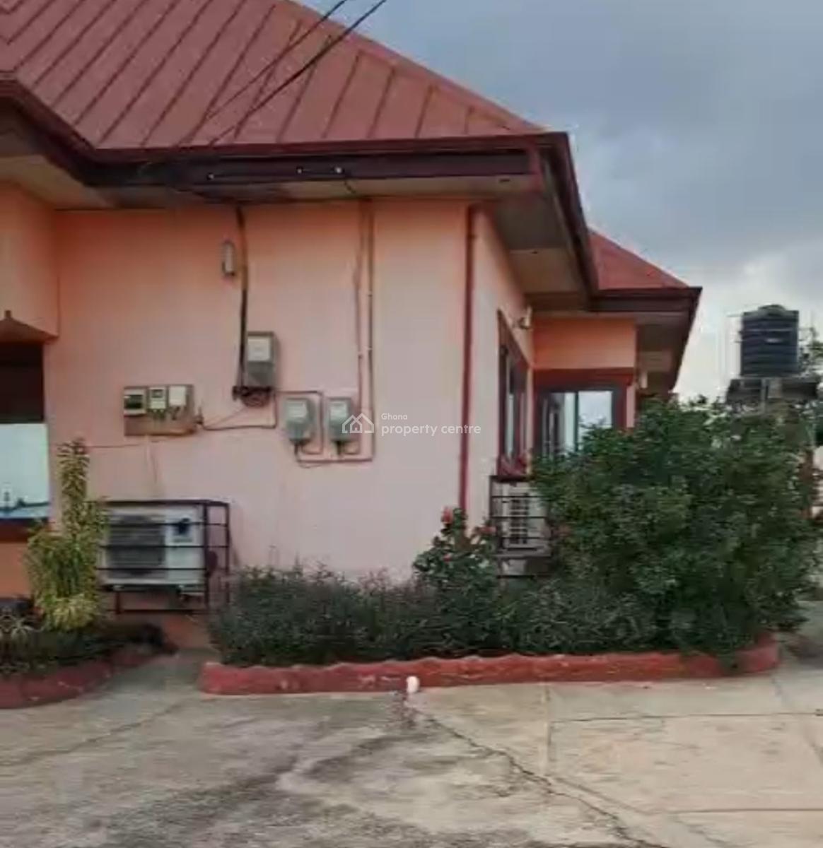 6 Bedrooms, Sokoban Asaago, Near Ahodwo Daban., Kumasi Metropolitan, Ashanti, House for Sale