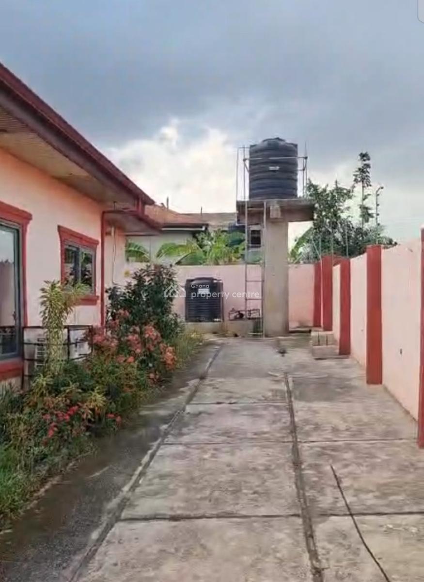 6 Bedrooms, Sokoban Asaago, Near Ahodwo Daban., Kumasi Metropolitan, Ashanti, House for Sale