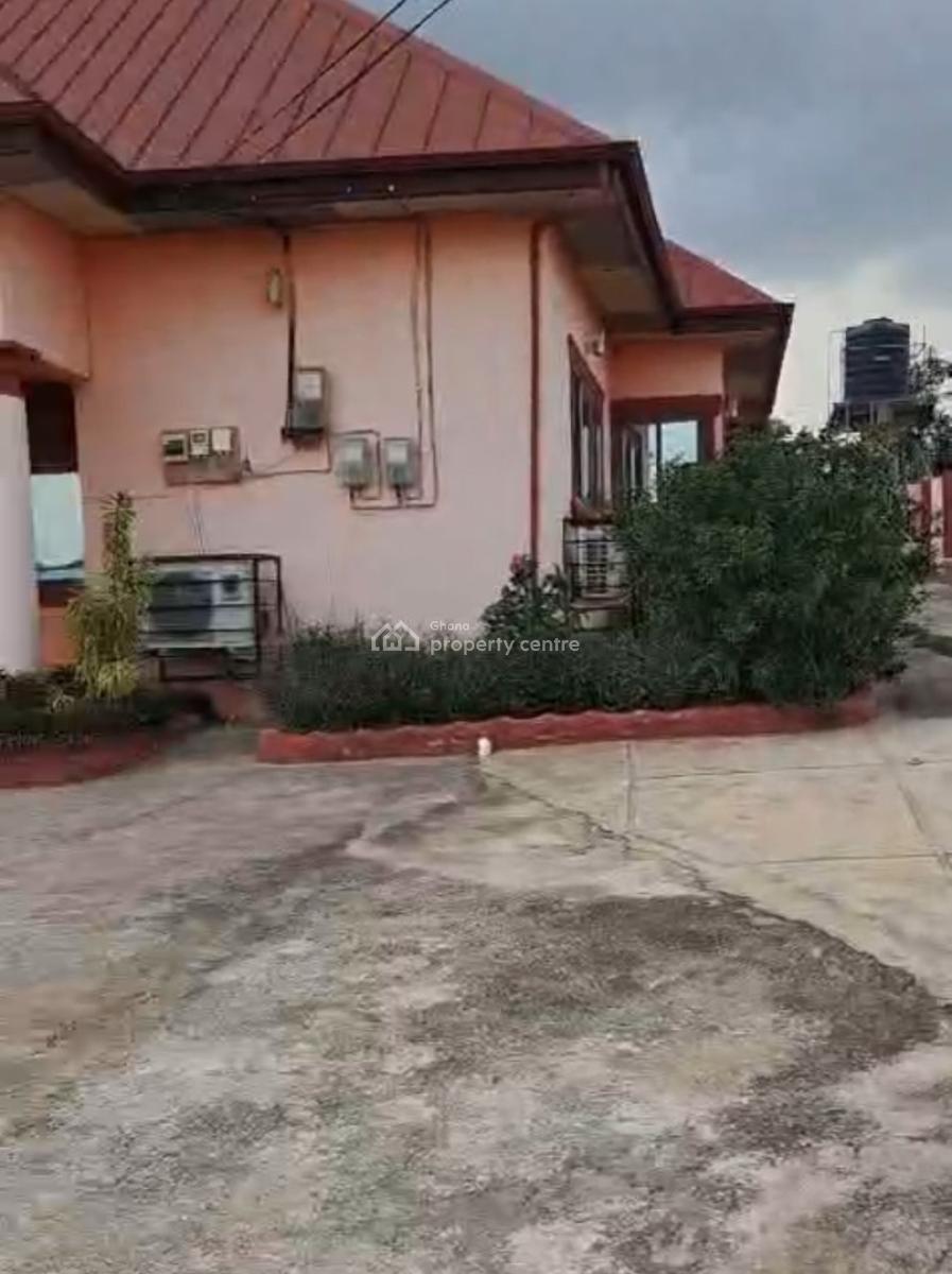 6 Bedrooms, Sokoban Asaago, Near Ahodwo Daban., Kumasi Metropolitan, Ashanti, House for Sale