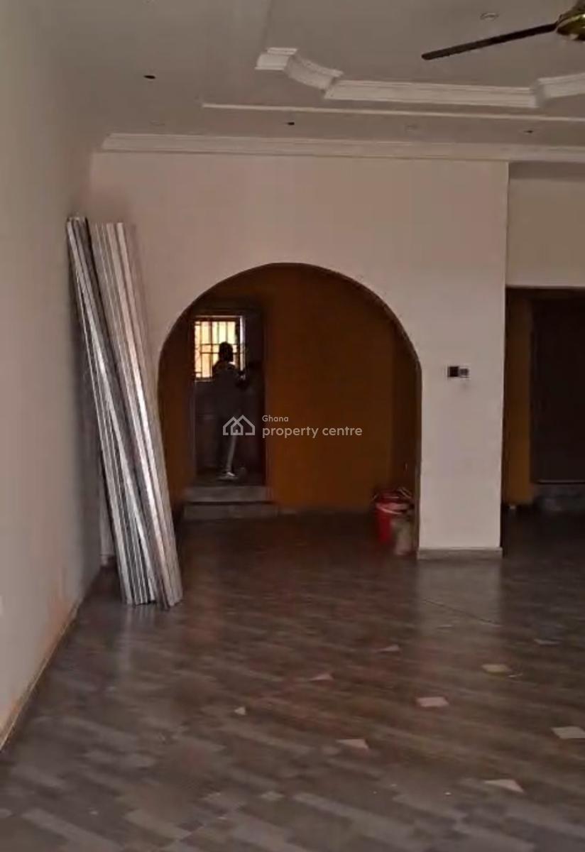 6 Bedrooms, Sokoban Asaago, Near Ahodwo Daban., Kumasi Metropolitan, Ashanti, House for Sale
