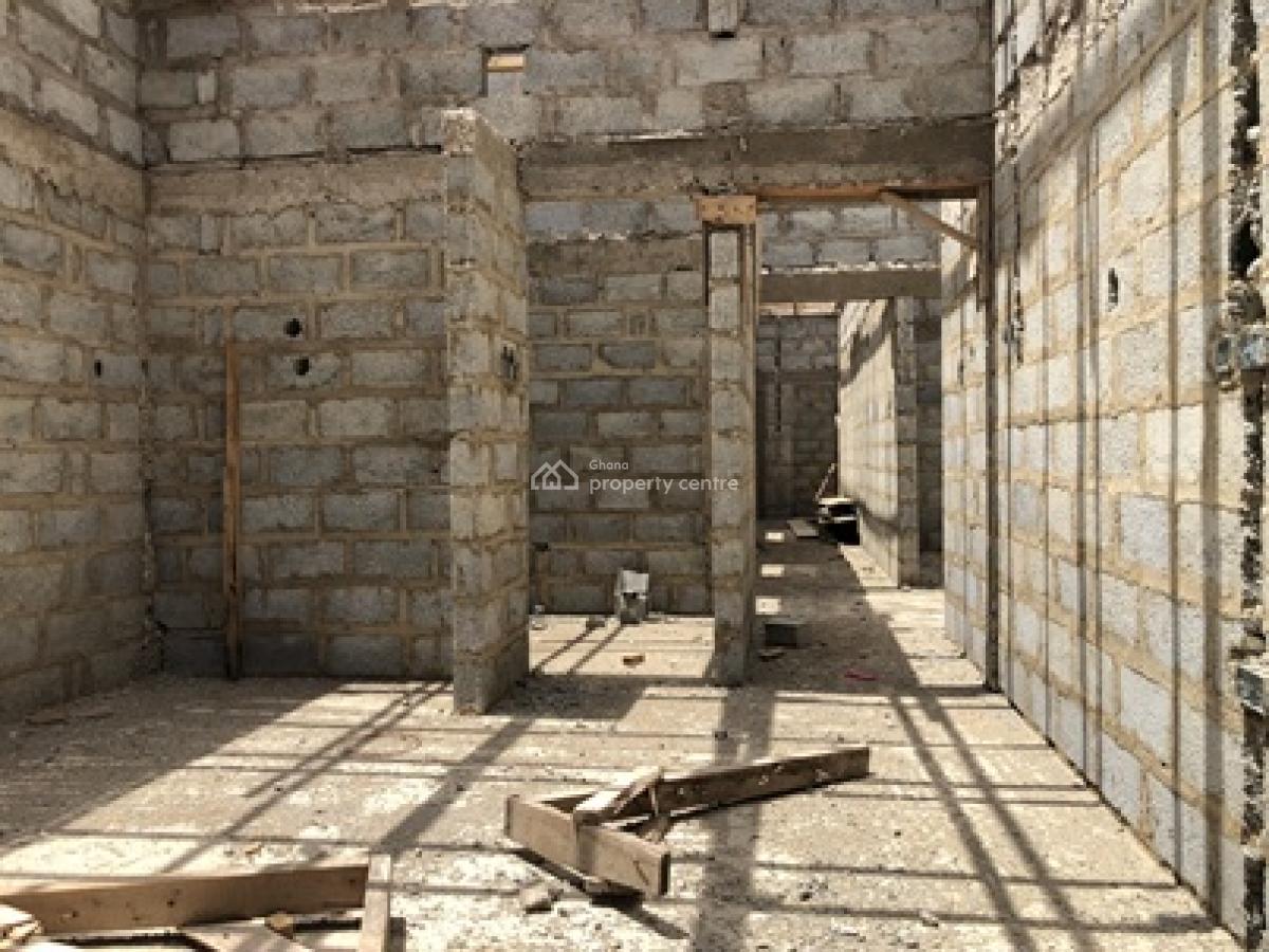 Uncompleted 3 Bedroom in a Good Location., Abokobi Lorry Station, Abokobi, Ga East Municipal, Accra, Detached Bungalow for Sale
