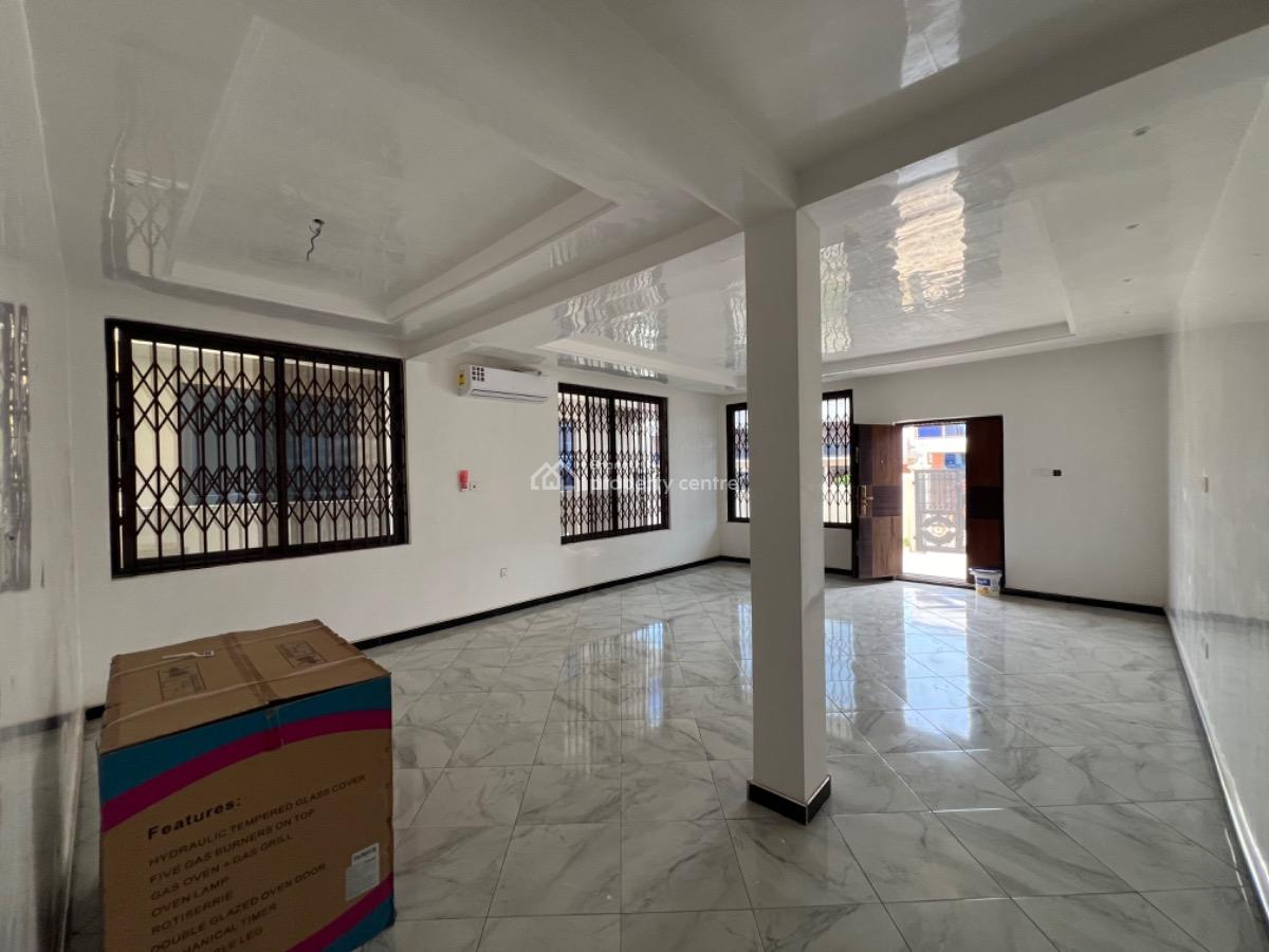 3 Bedrooms Semi Detached House, Oyarifa, La Nkwantanang Madina Municipal, Accra, Semi-detached Duplex for Rent