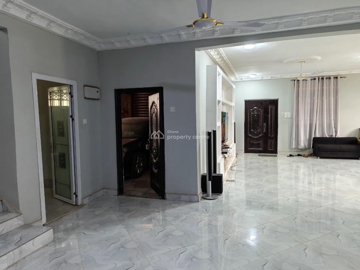 Luxury 5 Bedrooms, on Tanoso Abuakwa Rd., Atwima Nwabiagya, Ashanti, House for Sale