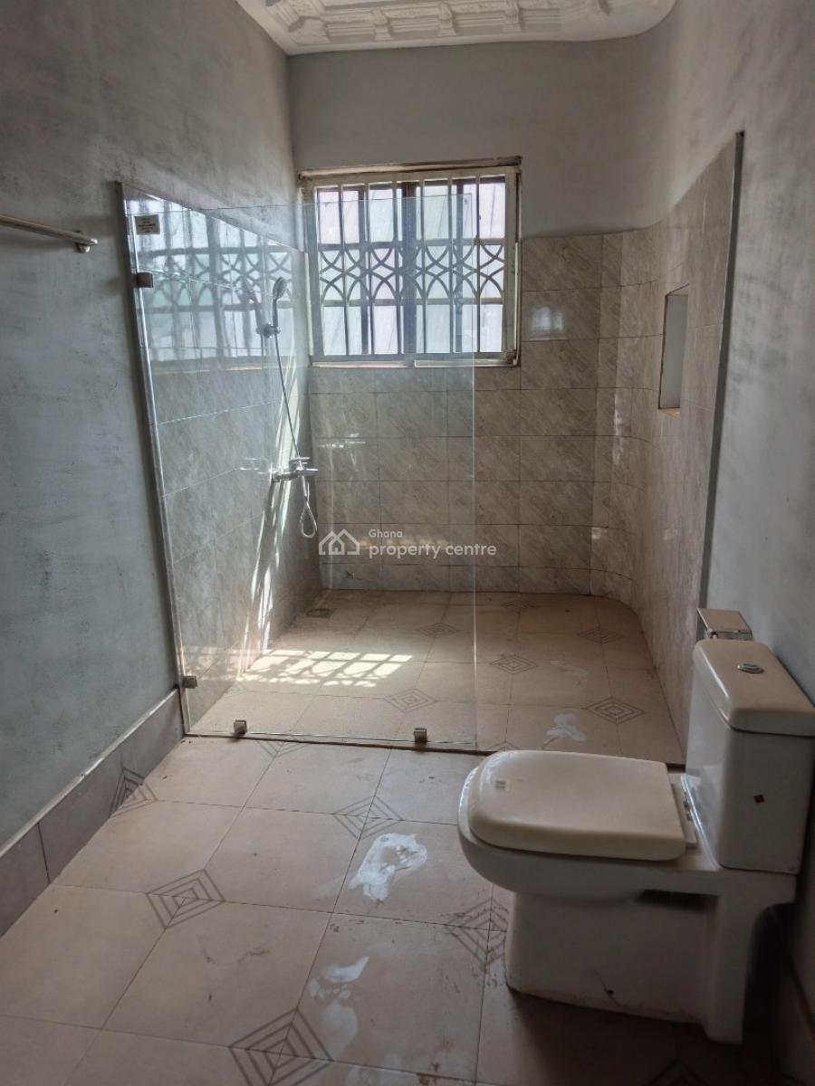 Luxury 5 Bedrooms, on Tanoso Abuakwa Rd., Atwima Nwabiagya, Ashanti, House for Sale