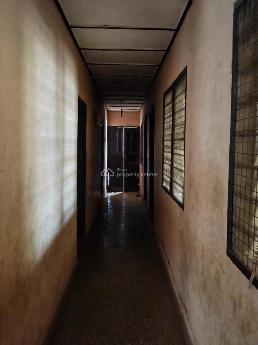 5 Bedrooms. ( 4th House From Main Highway Road), Abuakwa Taabre., Kumasi Metropolitan, Ashanti, House for Sale