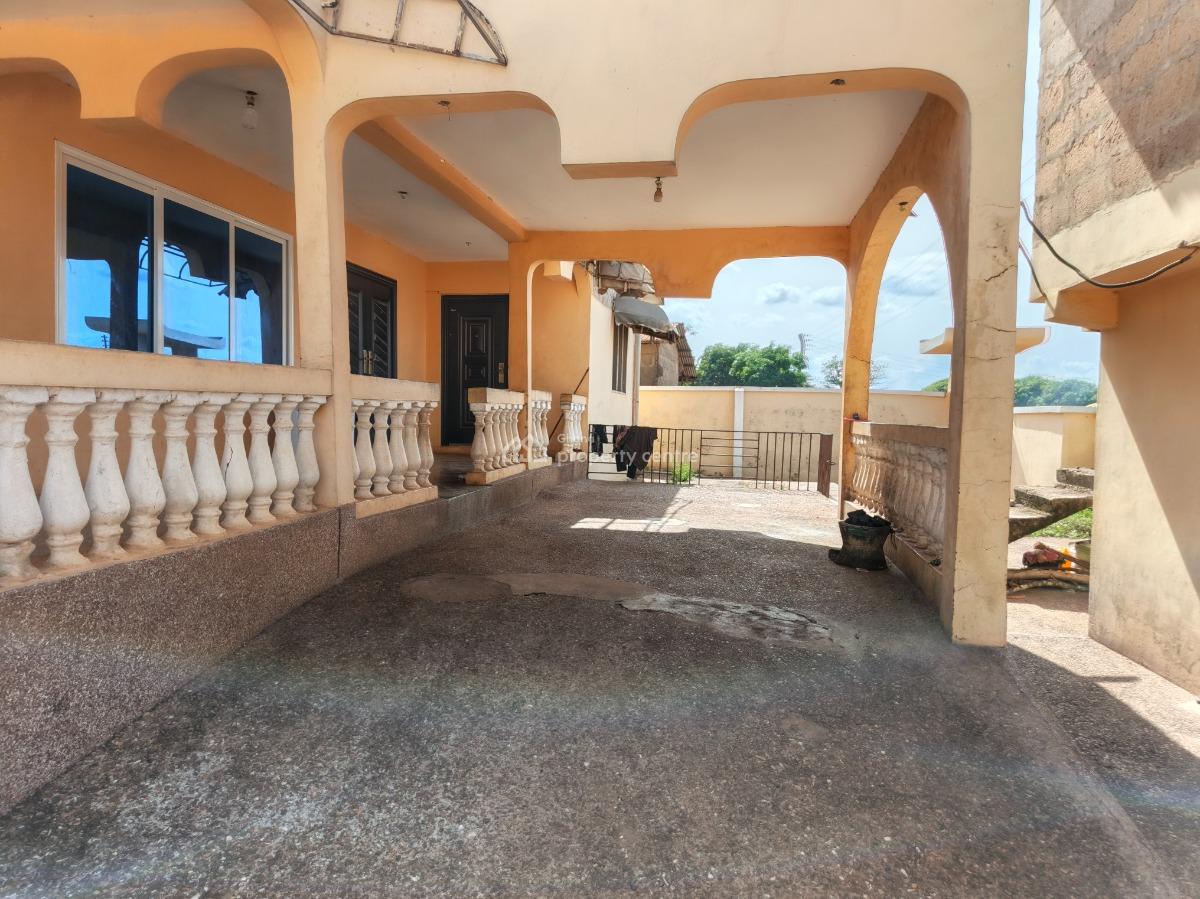 5 Bedrooms. ( 4th House From Main Highway Road), Abuakwa Taabre., Kumasi Metropolitan, Ashanti, House for Sale