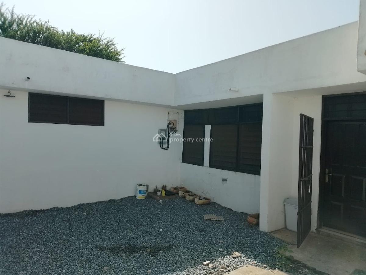 9 Rooms All Ensuite Guests House on 0.258 Acres Title Land, Dome Cfc Estate, Dome, Ga East Municipal, Accra, Hotel / Guest House for Sale