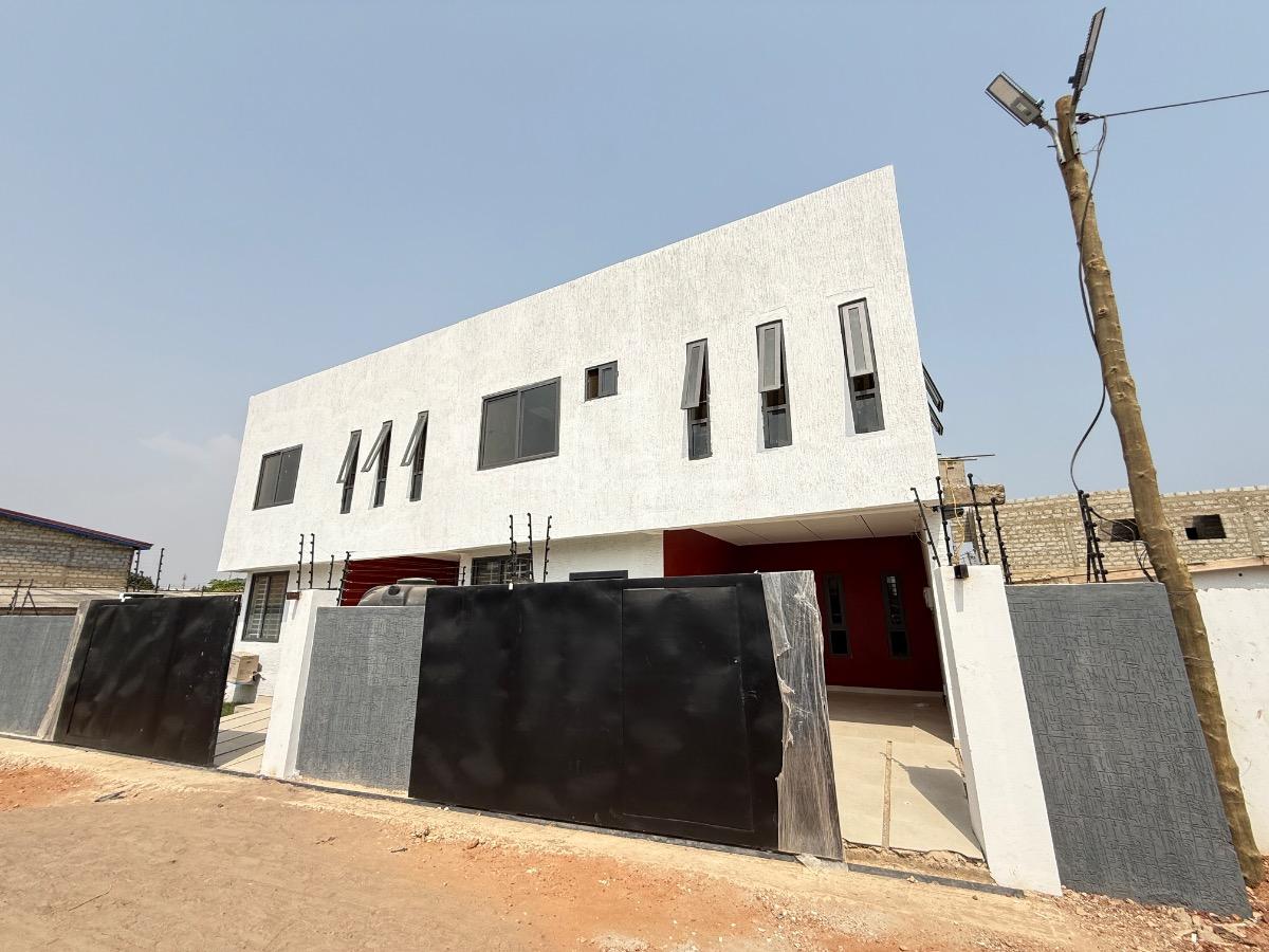 3 Bedroom Duplex, Bush Road, Tse Addo, Accra, Semi-detached Duplex for Rent