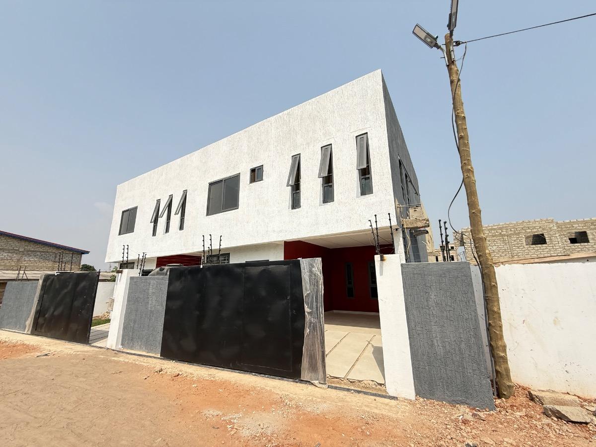 3 Bedroom Duplex, Bush Road, Tse Addo, Accra, Semi-detached Duplex for Rent