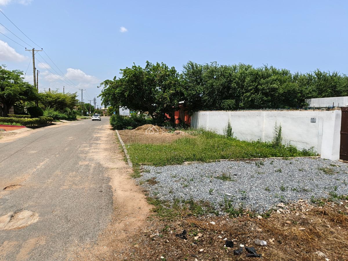 7bedrooms Old House in Achimota Cfc Estate, Achimota Cfc Estate, Achimota, Accra, House for Sale